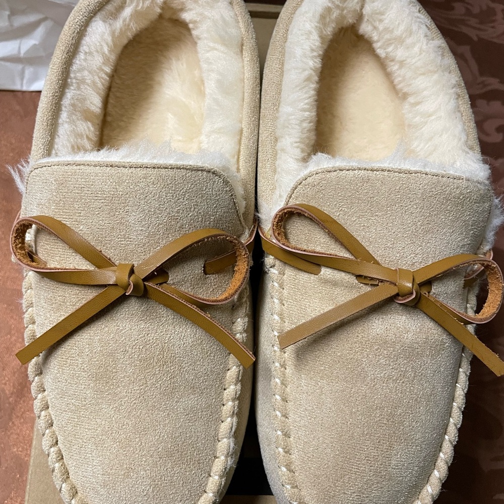 Harlow Women's Cream Suede Slippers with Tan Bow